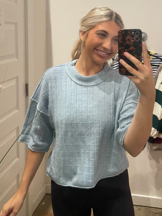 BLUE CHECKERED PATTERN SWEATER