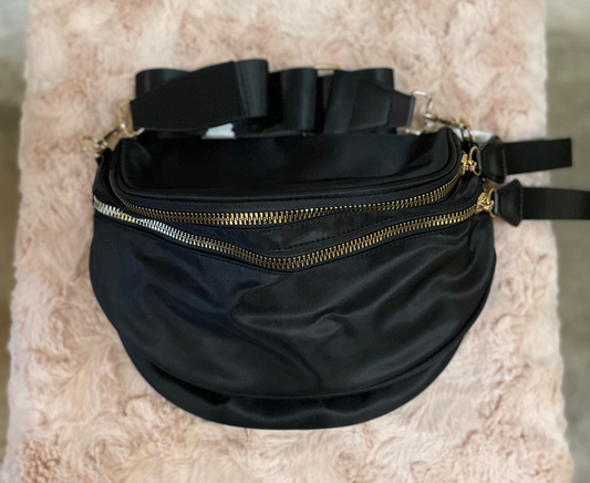 BLACK TWO ZIPPER BUM BAG