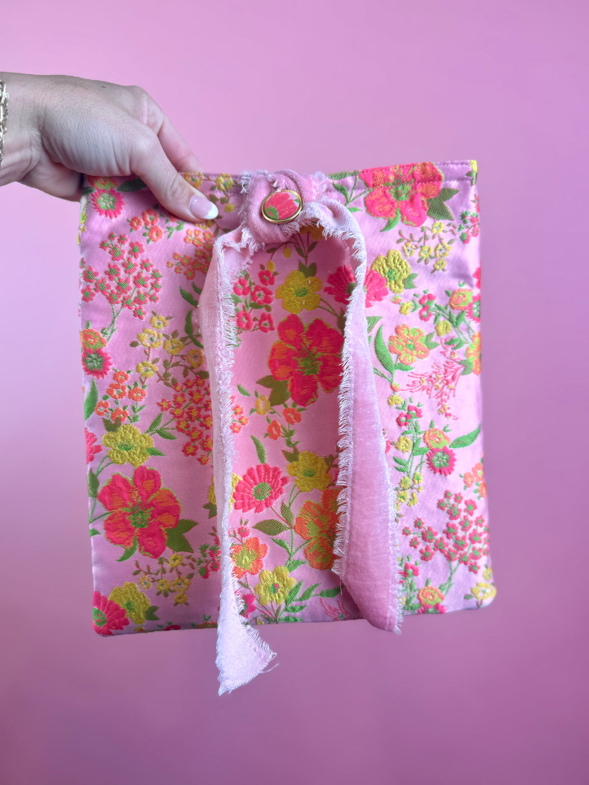 FLORAL JACQUARD BOOK SLEEVE