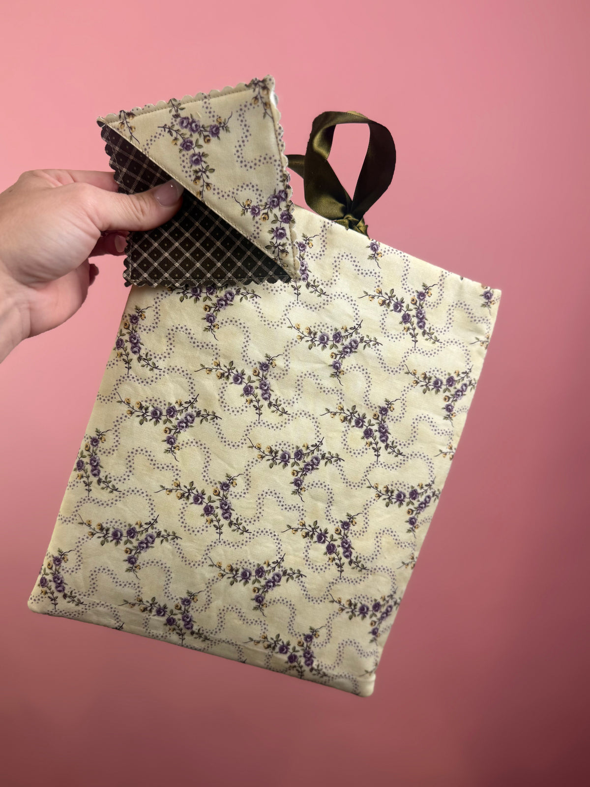 CREAM/PURPLE/BROWN BOOKSLEEVE