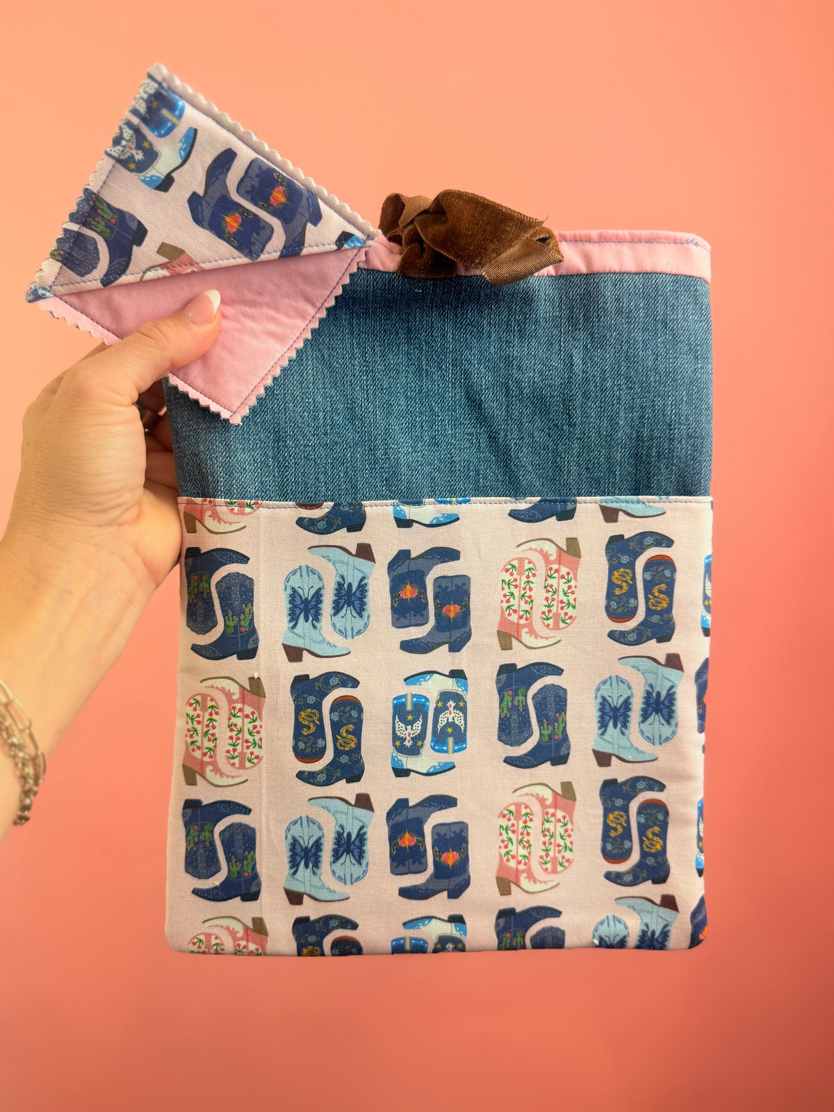BOOTS & BOOKMARK BOOK SLEEVE