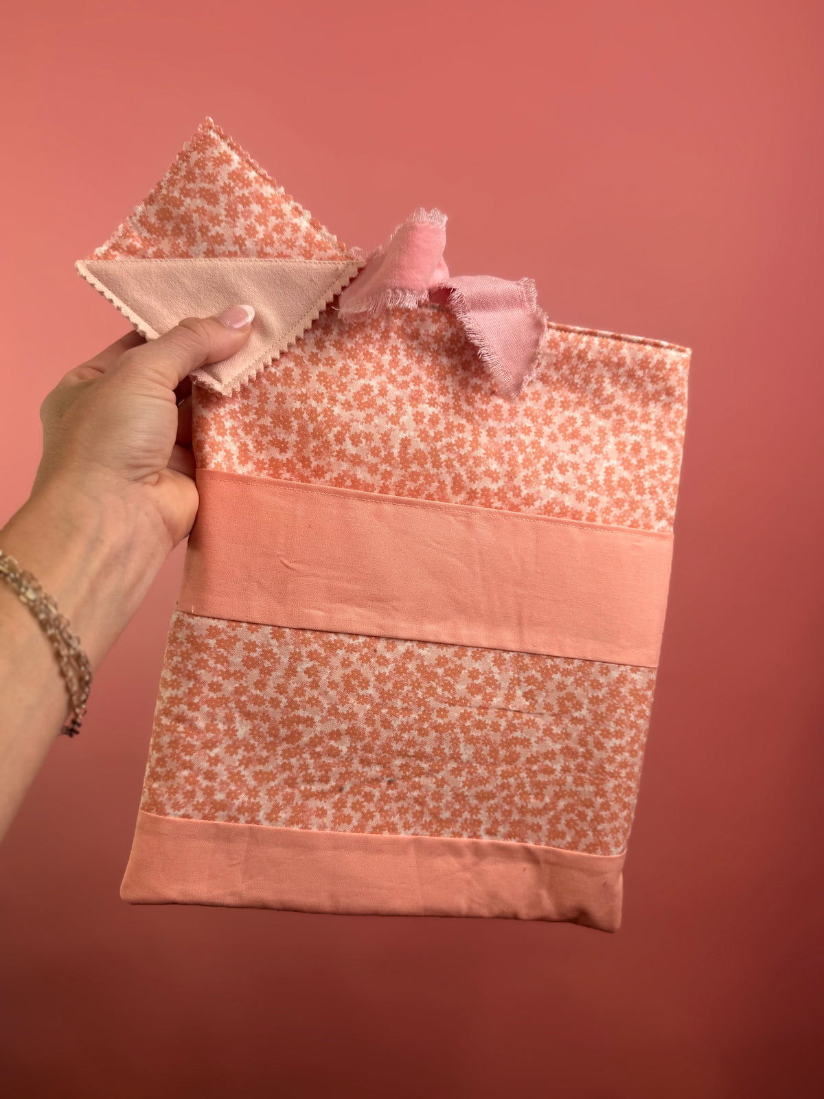 PEACH/PINK FLOWERS BOOK SLEEVE & BOOKMARK