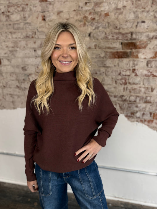 BROWN SIDEWAYS RIBBED SWEATER