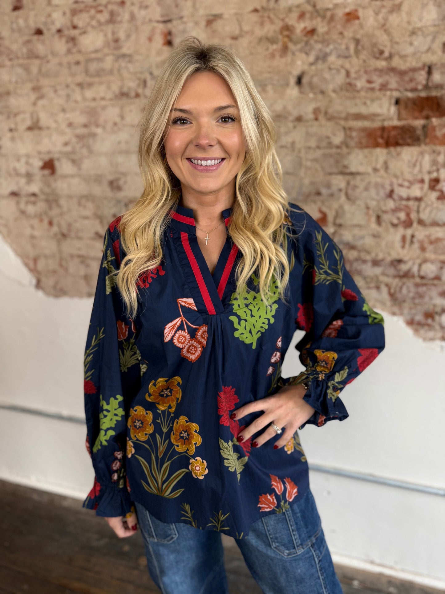 NAVY/RED FLORAL TOP