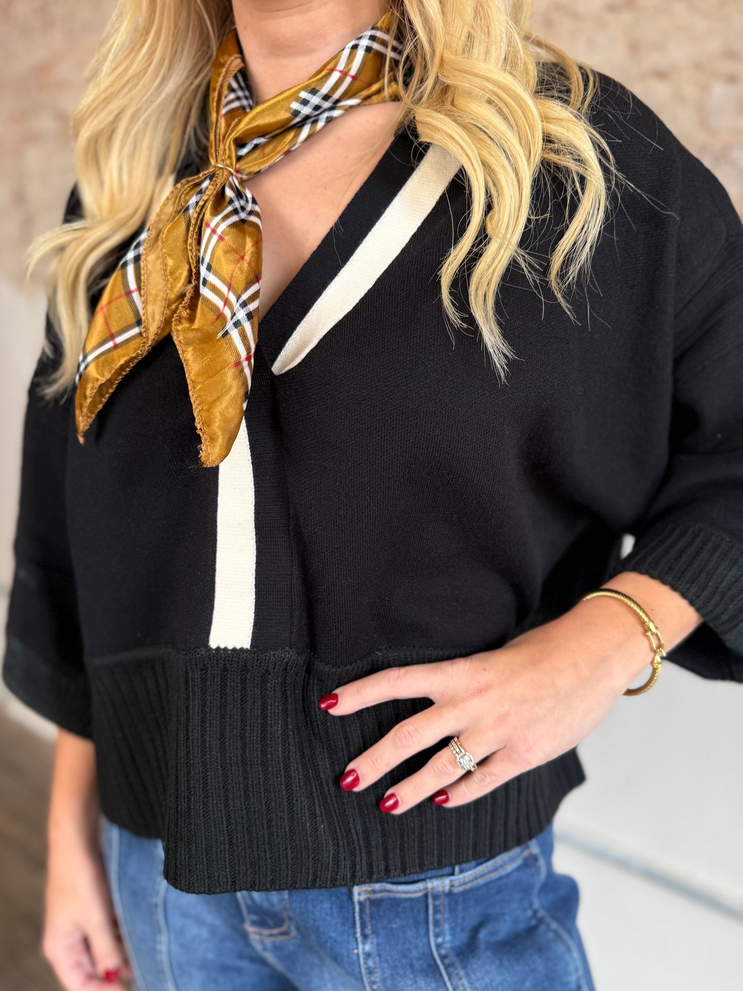 BLACK WIDE SLEEVE SWEATER TOP