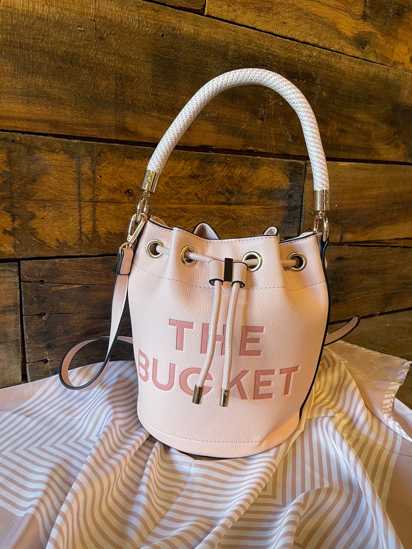 THE BUCKET PURSE