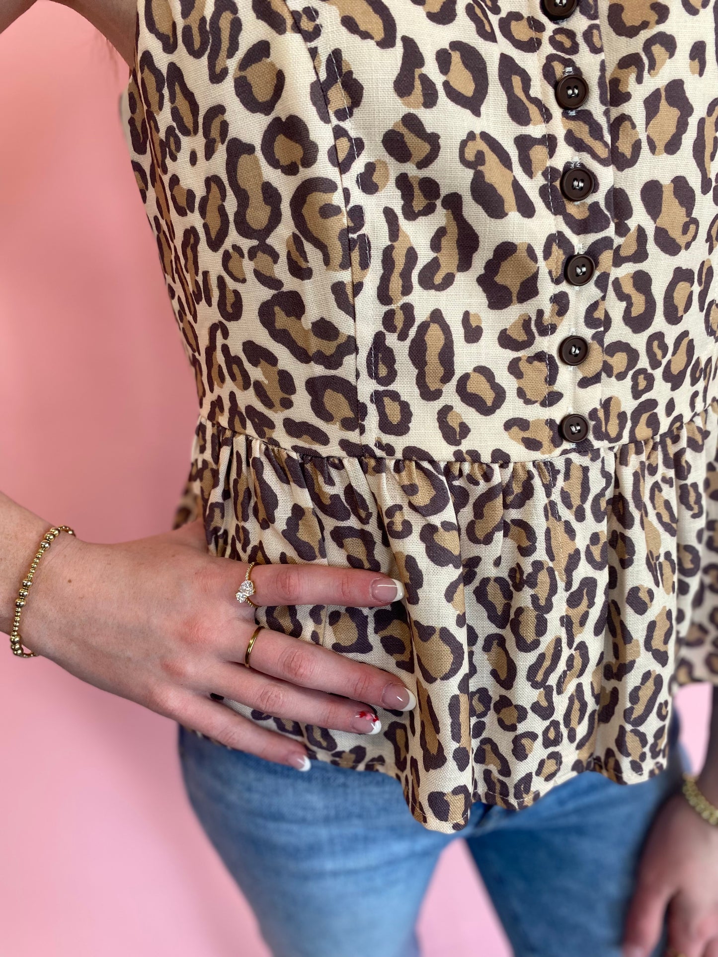 ANIMAL PRINT BUTTON UP TOP