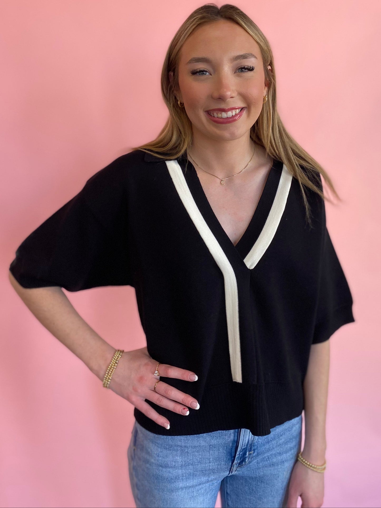 BLACK/WHITE WIDE SLEEVE SWEATER TOP