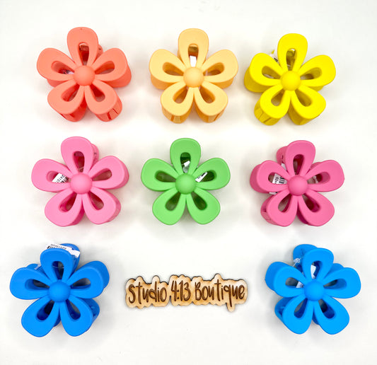 OPEN PETAL FLOWER CLIP