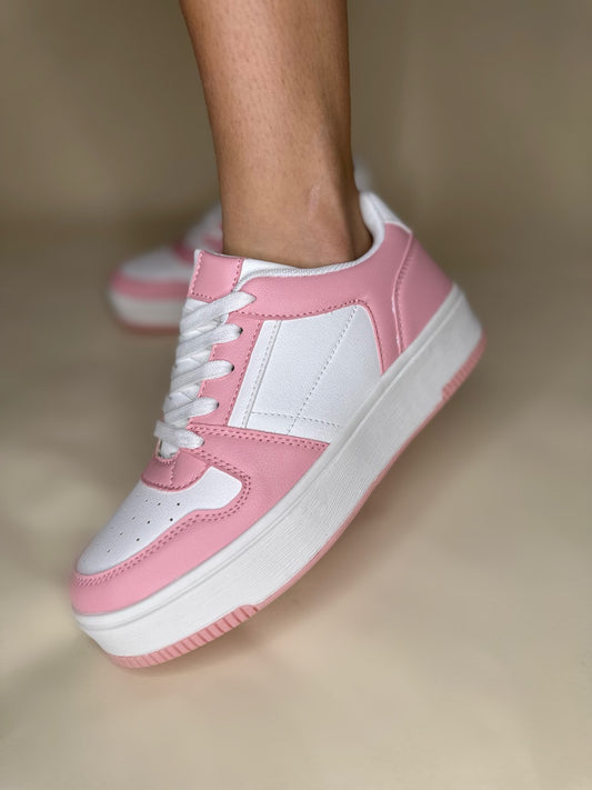 A FORCE PINK TENNIS SHOE