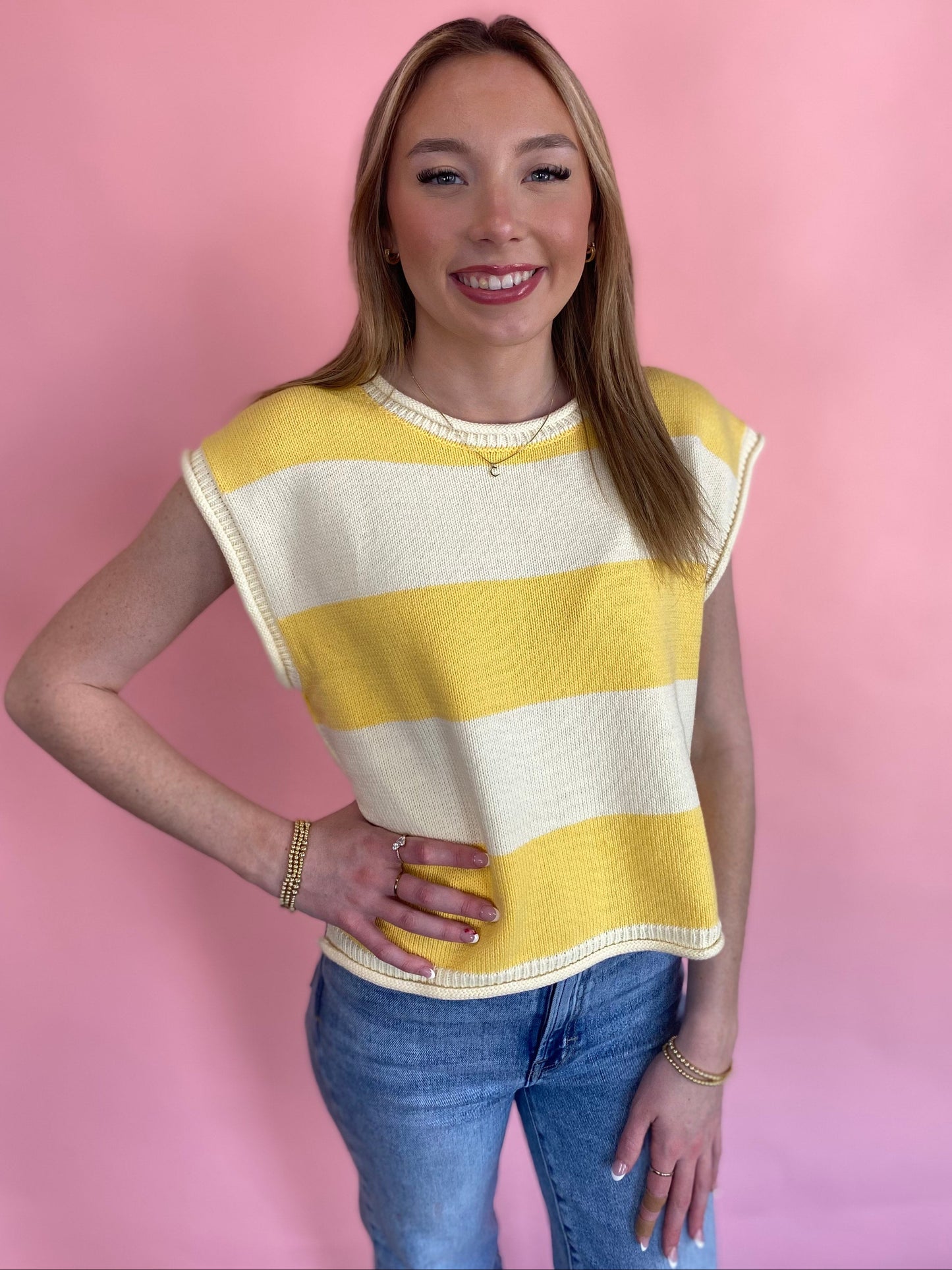 LEMON SLEEVELESS SWEATER TOP