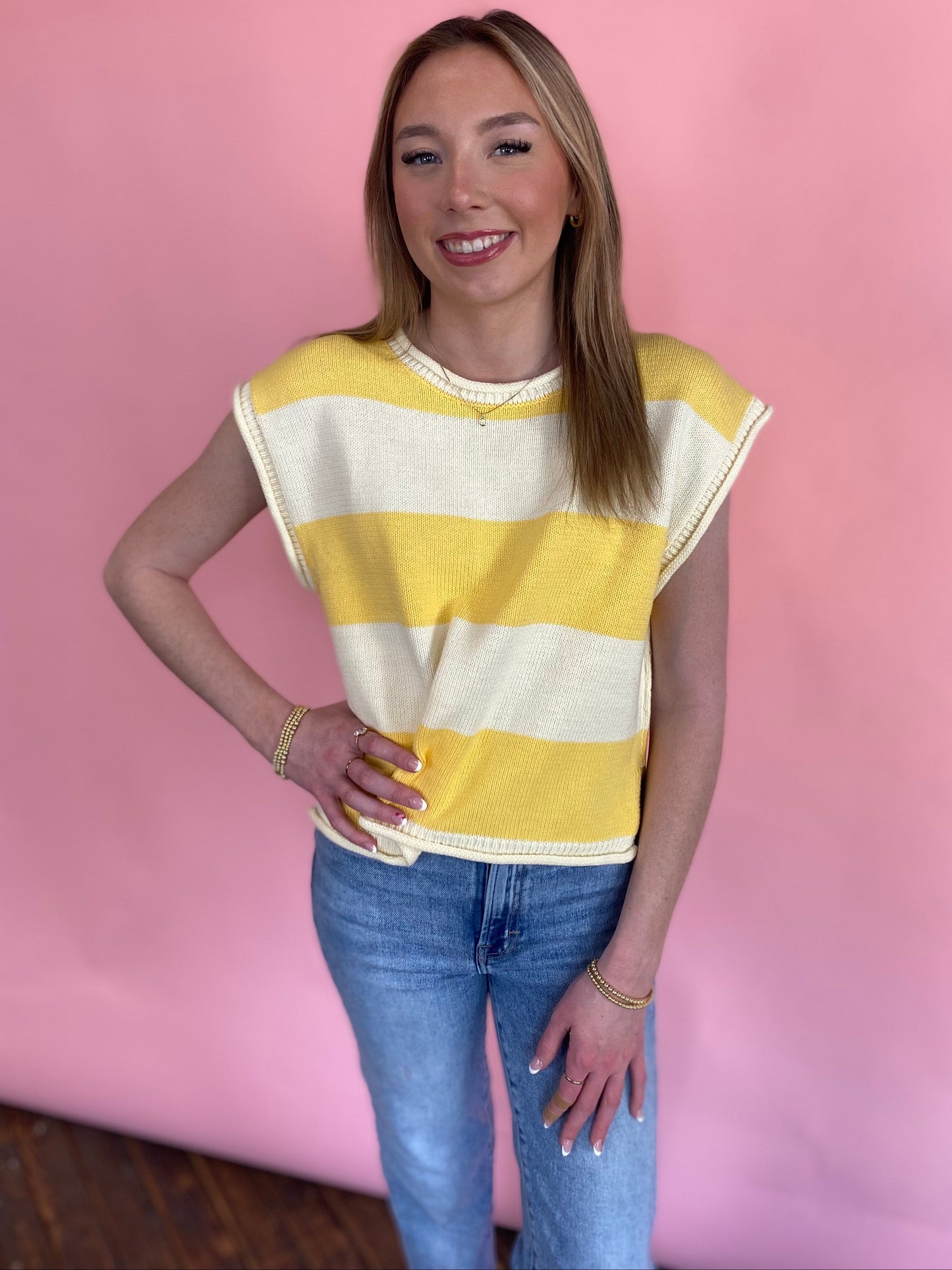LEMON SLEEVELESS SWEATER TOP