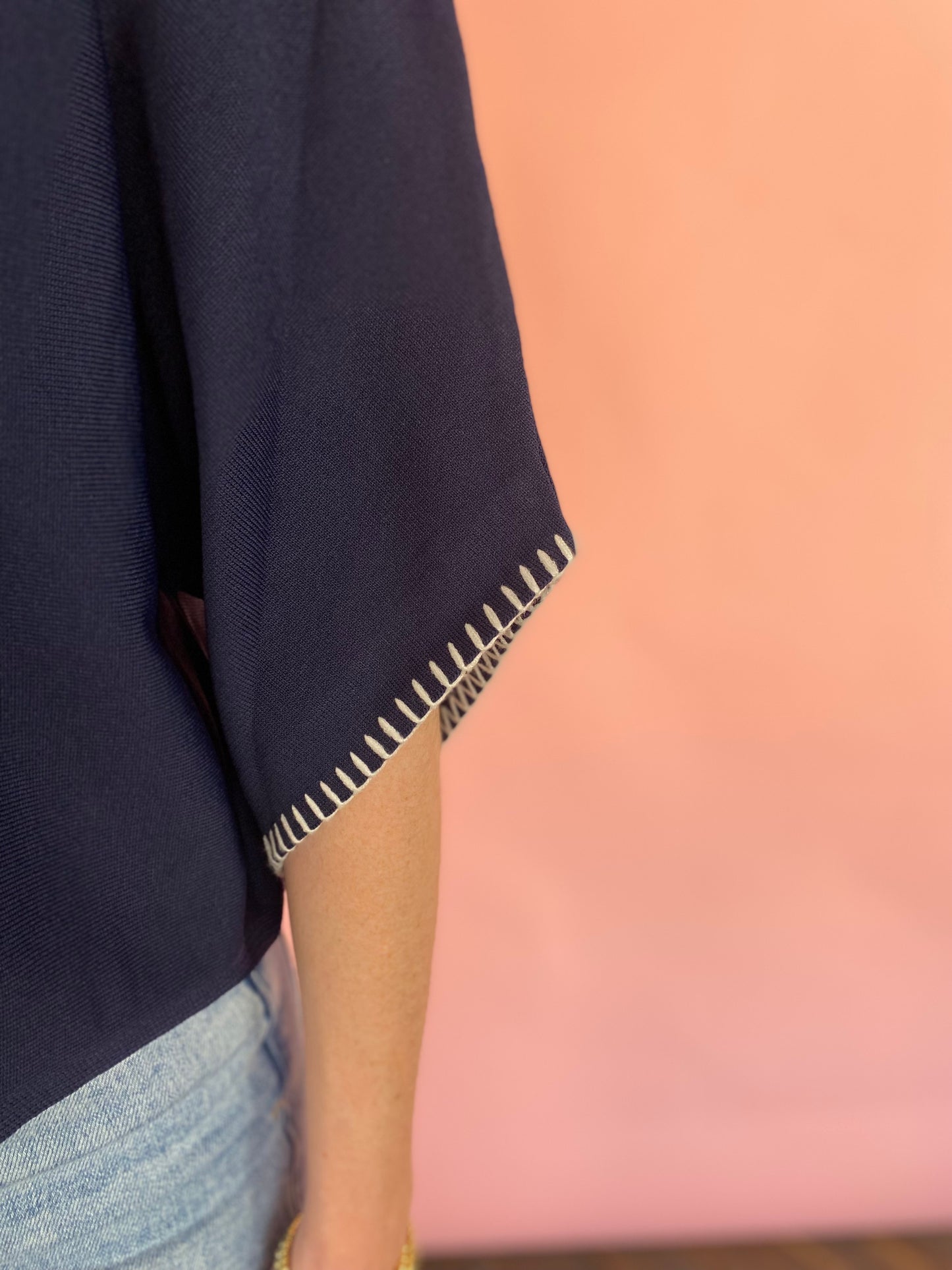 NAVY WHITE KNIT TOP