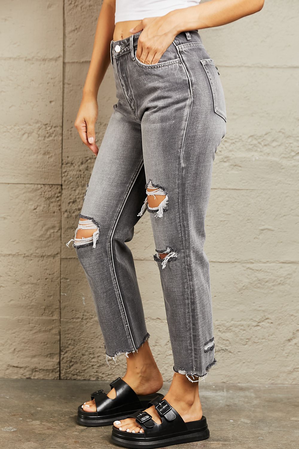 MID RISE CROPPED DAD JEANS