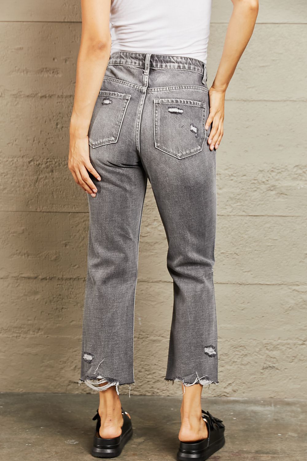 MID RISE CROPPED DAD JEANS