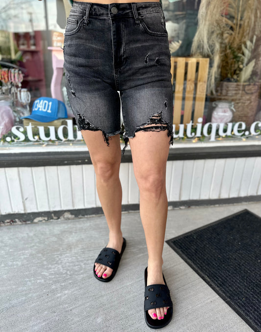 BLACK DISTRESSED BERMUDA SHORTS