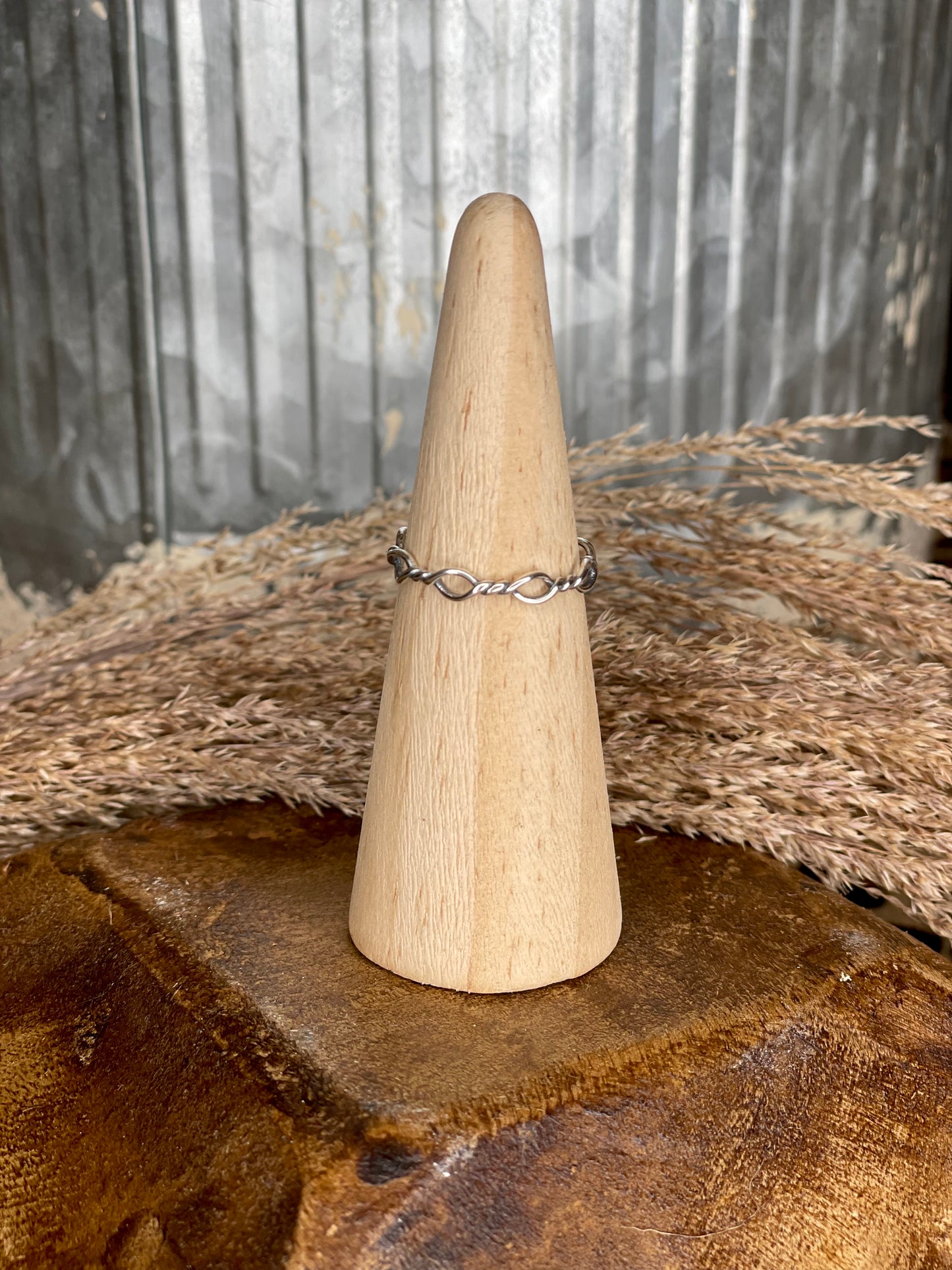 TWISTED WIRE RING