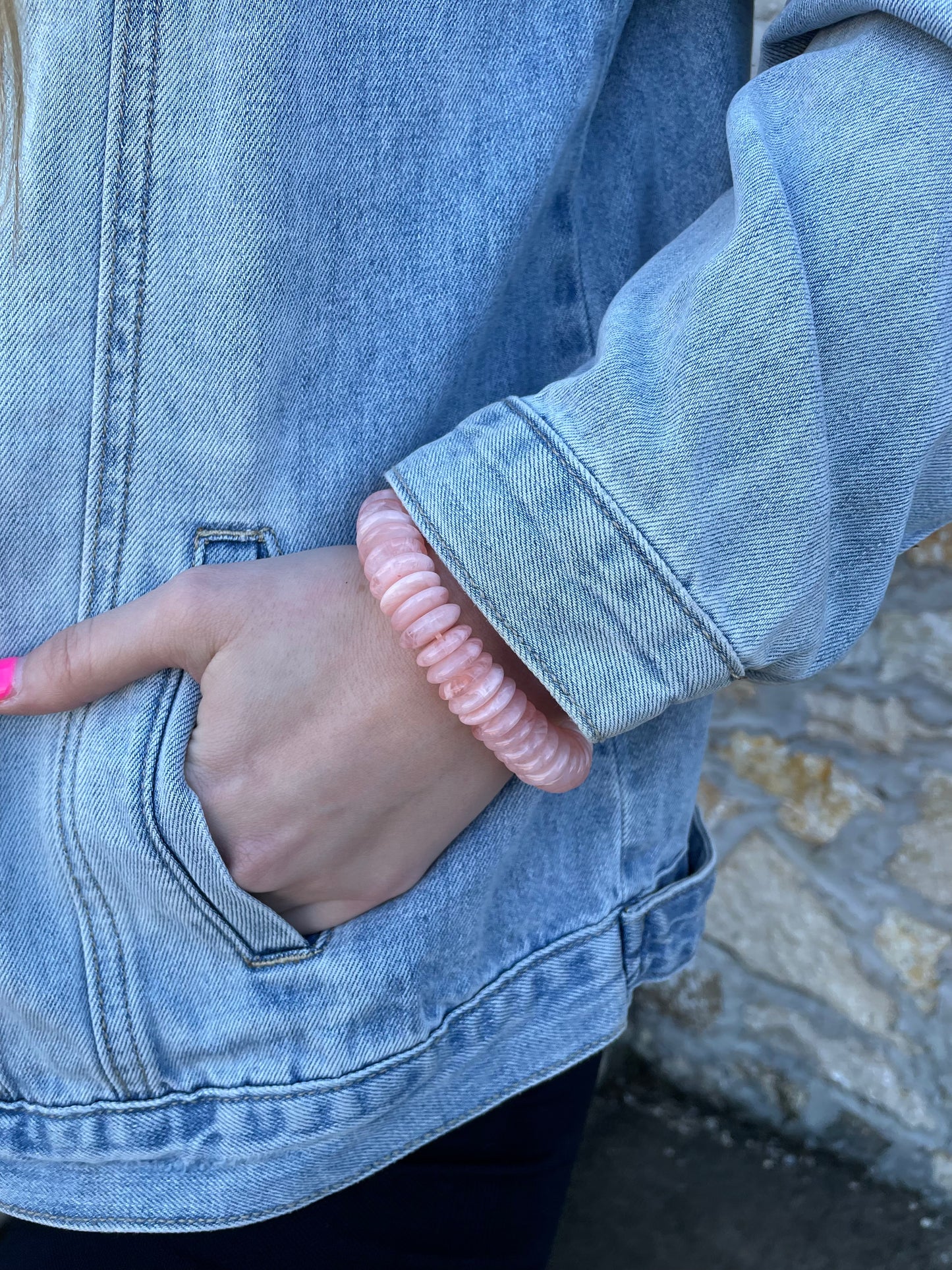 LIGHT PINK BEADED BRACELET